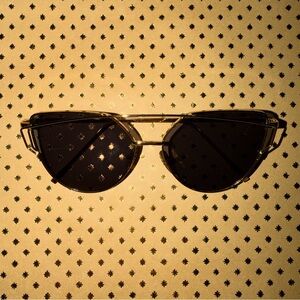 🆕 NEW UV400 Gold and Black Sunglasses